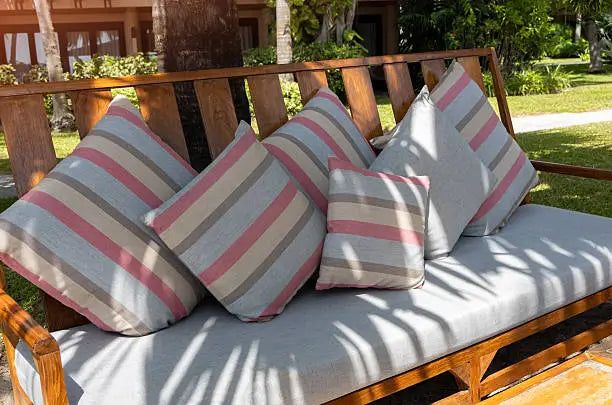 What Should You Look for in Quality Exterior Chair Covers?